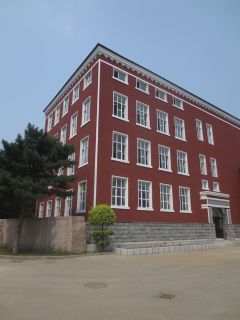东入口