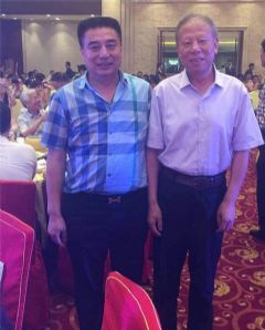 许宝平董事长与全国装饰协会李秉仁会长合影