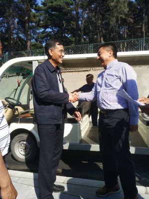 董事长与副市长张景辉合影