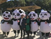 仕龙集团董事长许宝平携夫人受邀参加棋盘山熊猫馆开馆仪式