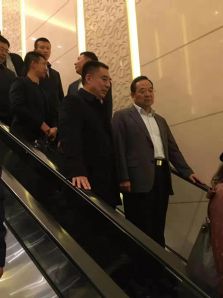 仕龙集团许宝平与市委书记张雷一起探讨工作