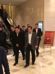 仕龙集团许宝平与市委书记张雷一起探讨工作