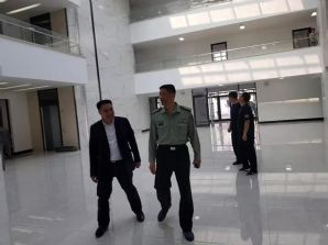 董事长许宝平视察部队工地